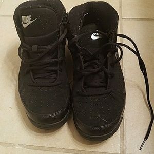 Big boy youth size 7 Nike Flex basketball shoes